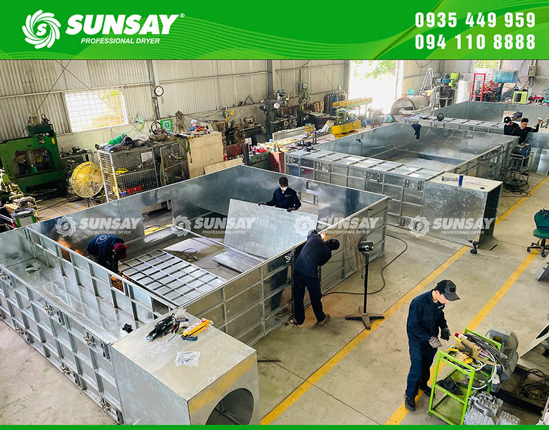 Máy được chế tạo bằng nhiều tấm tôn kẽm, nên việc tháo lắp trở nên dễ dàng hơn