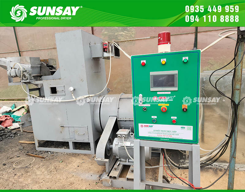 Dễ dàng thao tác và theo dõi quá trình máy hoạt động trên tủ điện tích hợp màn hình HMI